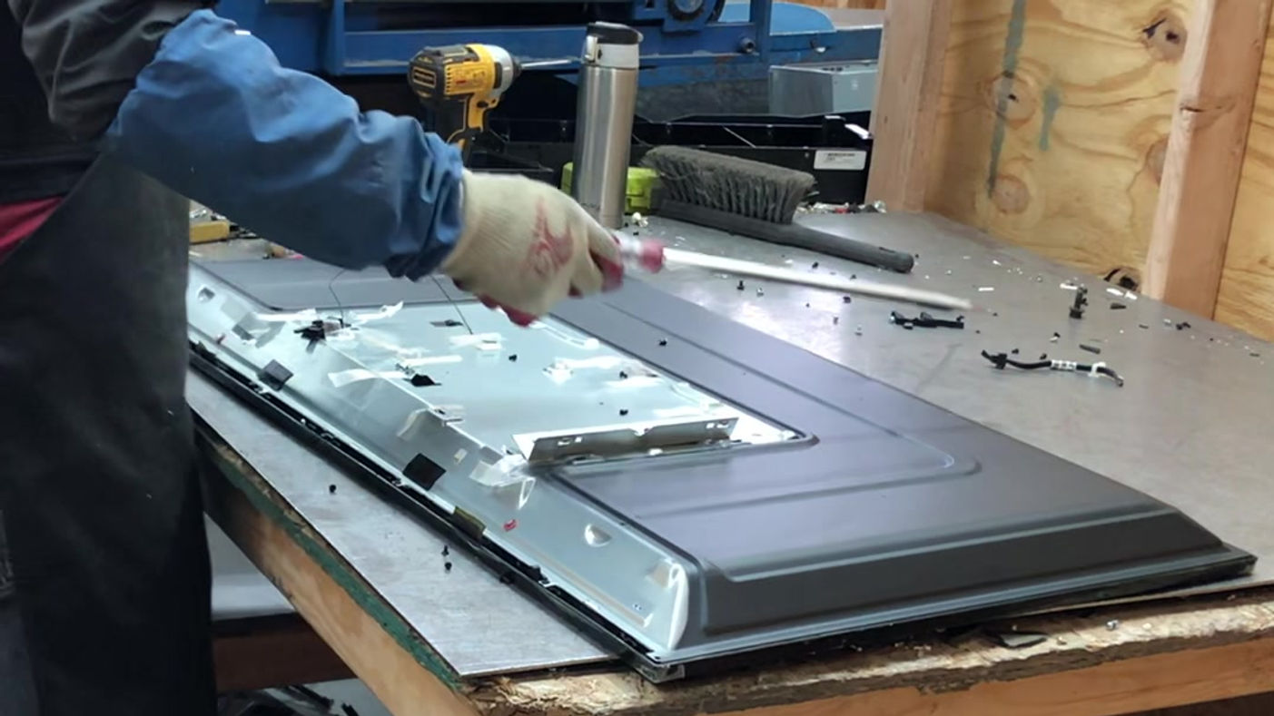 Flat-screen TV Dismantle
